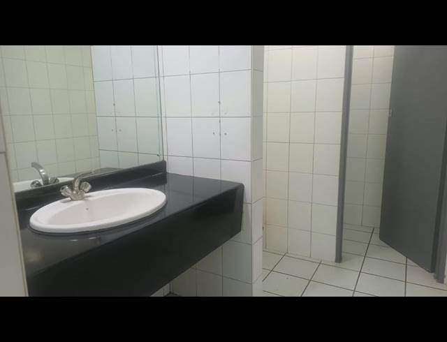 BUSINESS PROPERTY TO RENT IN BRYANSTON
